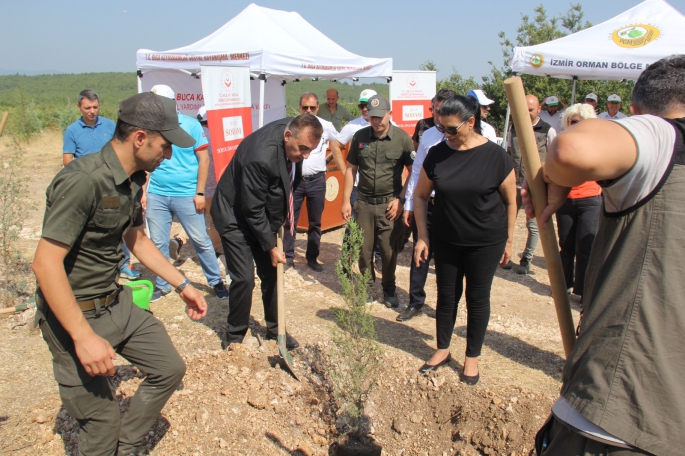 BUCA’DA 15 TEMMUZ ANISINA HATIRA ORMANI KURULUDU