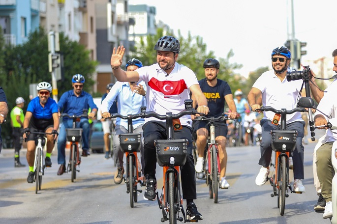 Buca'da Çevreci Ulaşımı Teşvik İçin Görkemli Pedallar