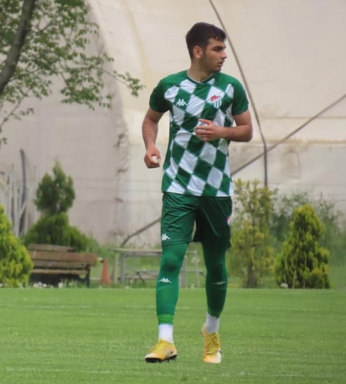 Bursaspor'un Kaptanı Enes, İzmirspor'da