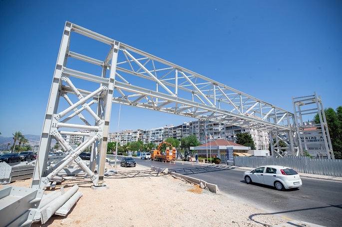 Büyükşehir’den Konak ve Bornova’ya iki üst geçit