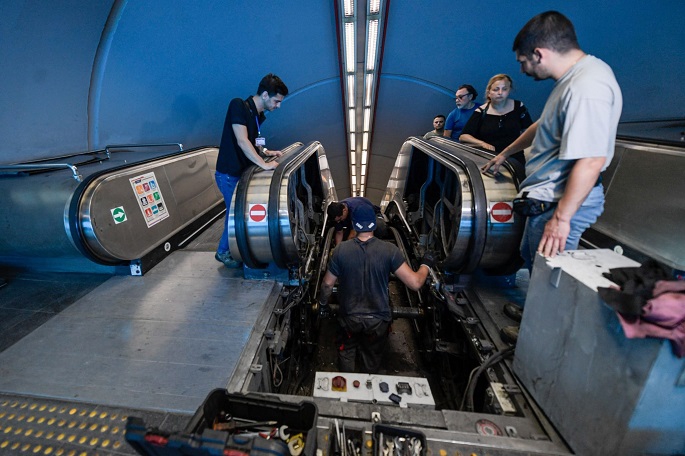 Büyükşehir’den Üçyol Metro merdivenlerine inceleme