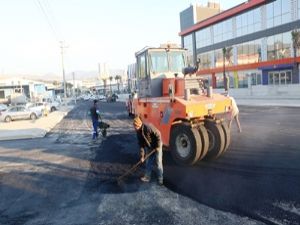 Bornova'da yollar yenileniyor ulaşım rahatlıyor