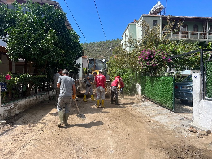 Menderes’te Yaralar Sarılıyor