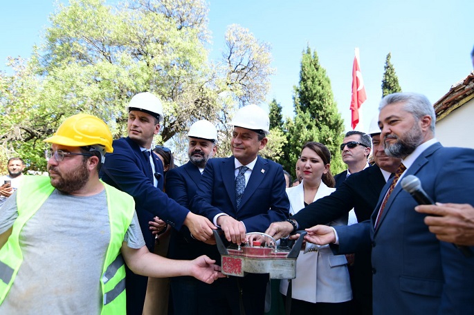 Özel; Cami lazımsa cami için buradayız