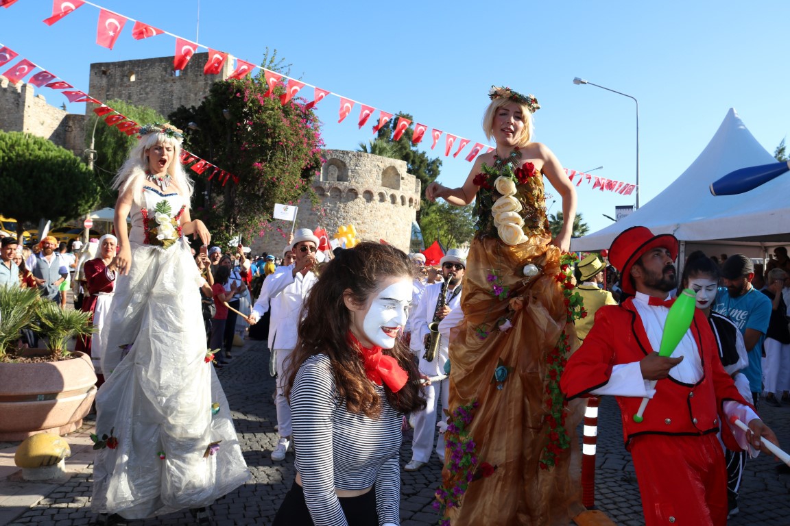 ÇEŞME FESTİVALİ FİNALİ MUHTEŞEM OLDU