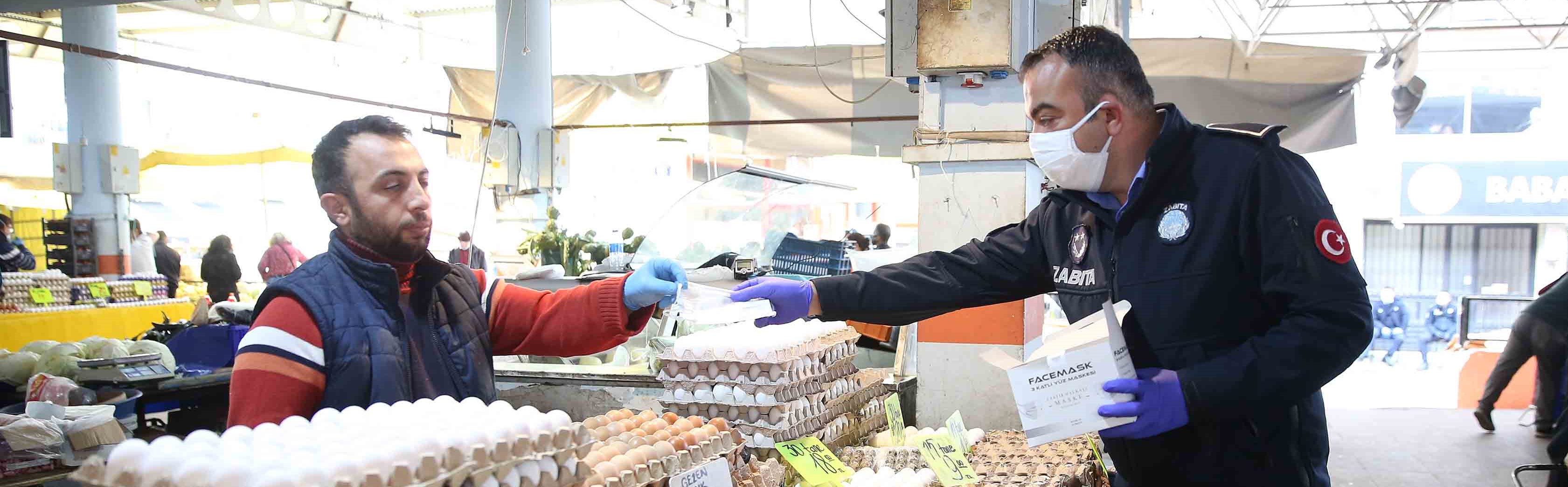 Karşıyaka’nın pazar yerlerinde ‘korona’ denetimi!